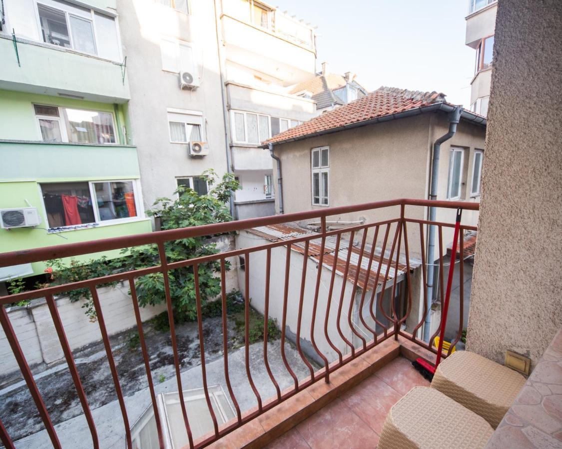 Super Center - Apartment On "Kiril & Metodi" Square ブルガス エクステリア 写真